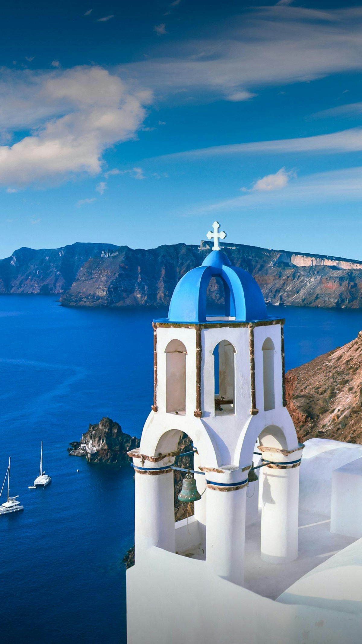 White buildings and blue sea in Santorini, Greece